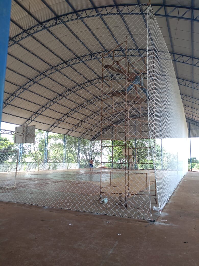 Quadra de esportes no Distrito de Boi Preto