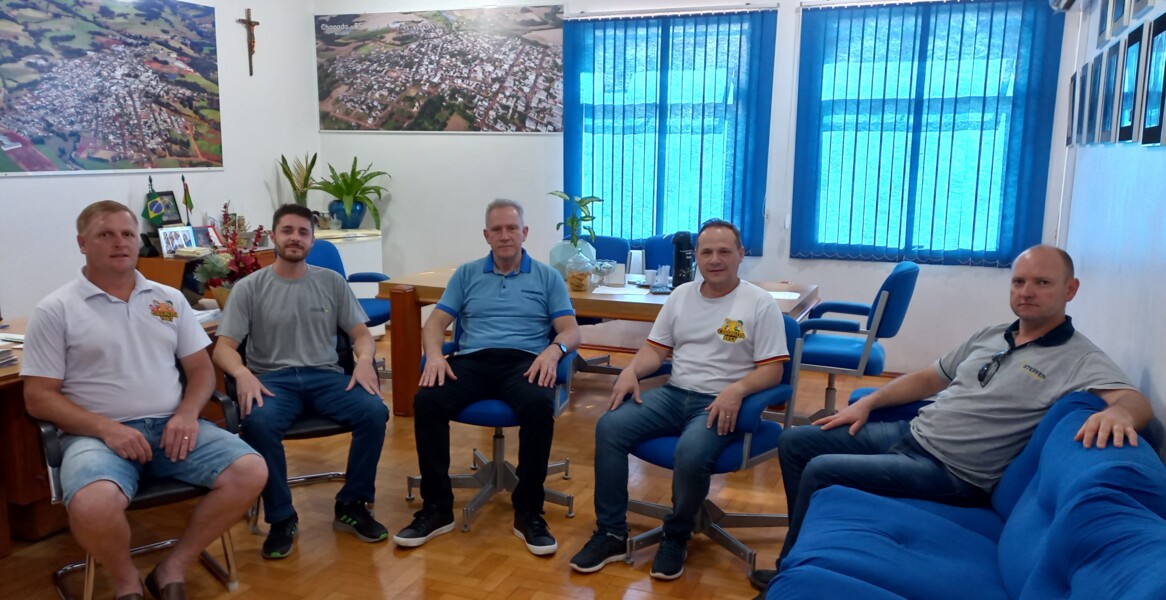 César Stürmer, César Balista Jr, prefeito Gelson Scherer, Leonardo Krindges e Ricardo Steffen