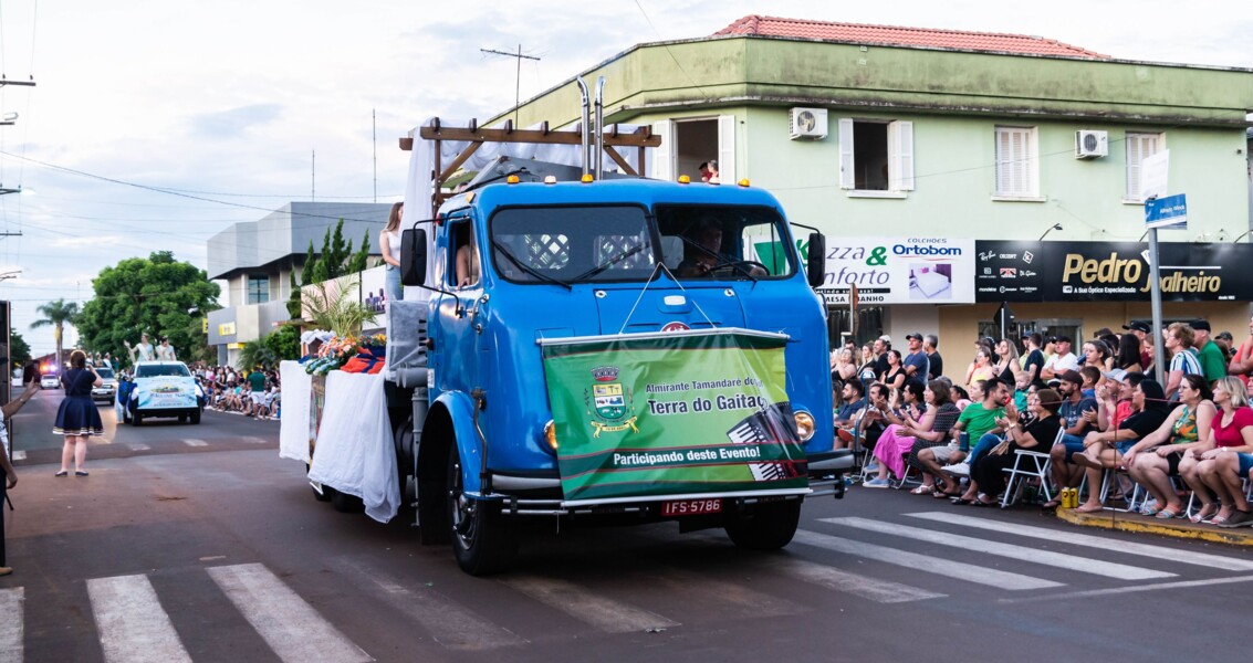Comitiva do município de Almirante Tamandaré do Sul