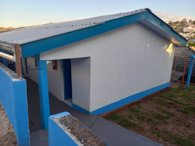 Ampliação da escola: sala de professores e almoxarifado