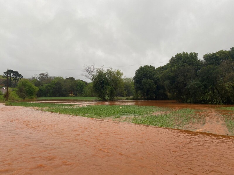Estrada próxima ao Frigorífico Cover
