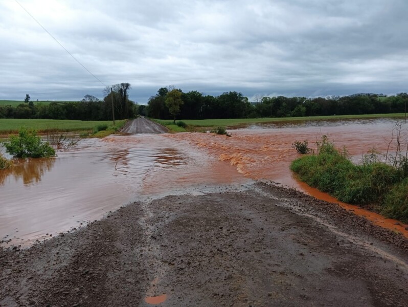 Acesso ao Distrito de Vila Rica, próximo à Ponte da Taquara.