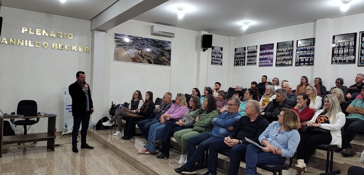 Prof. Dr. Tiago Zardin Patias da UFSM/Palmeira das Missões.