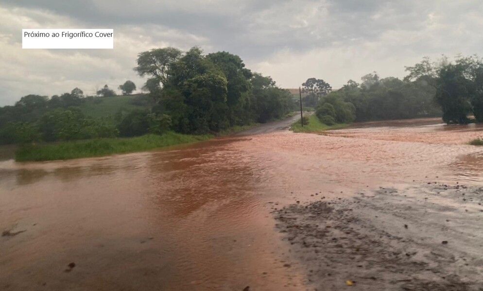 Estrada próxima ao Frigorífico Cover