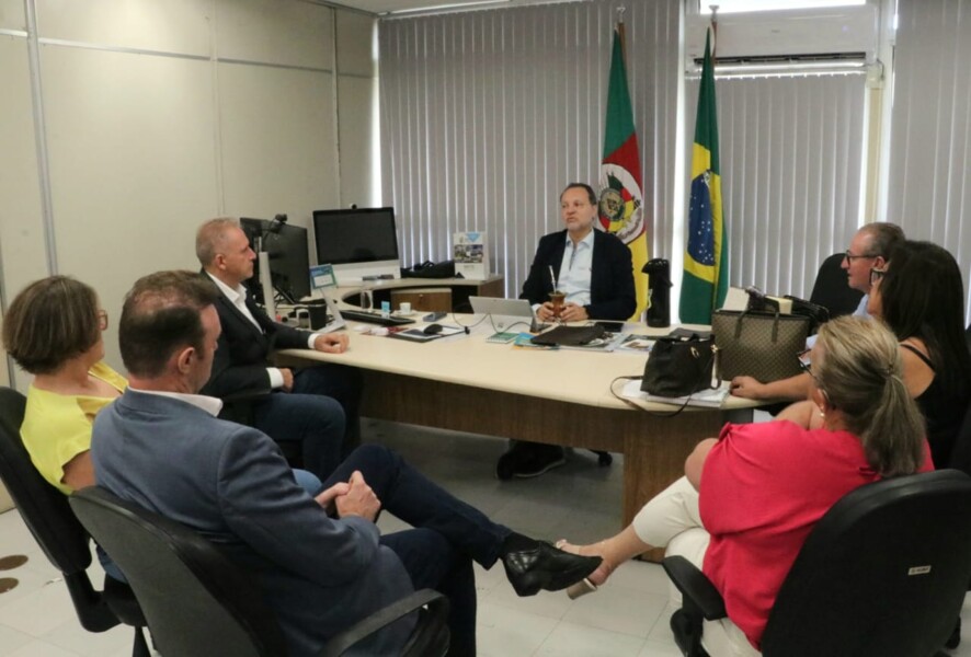 Na Secretaria de Turismo, a comissão foi recebida pelo secretário em exercício Luiz Fernando Rodriguez Júnior.