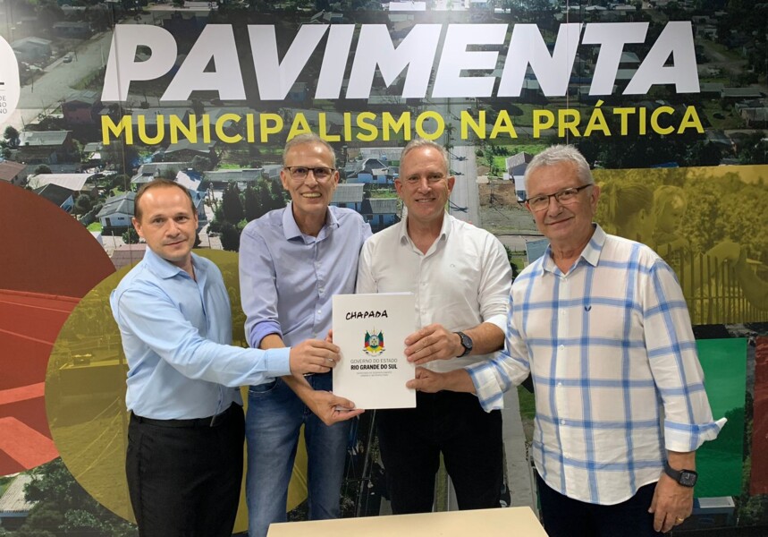 Vereador Leonardo Krindges, secretário Carlos Mallmann, Prefeito Gelson Scherer e Deputado Federal Luiz Carlos Busato.