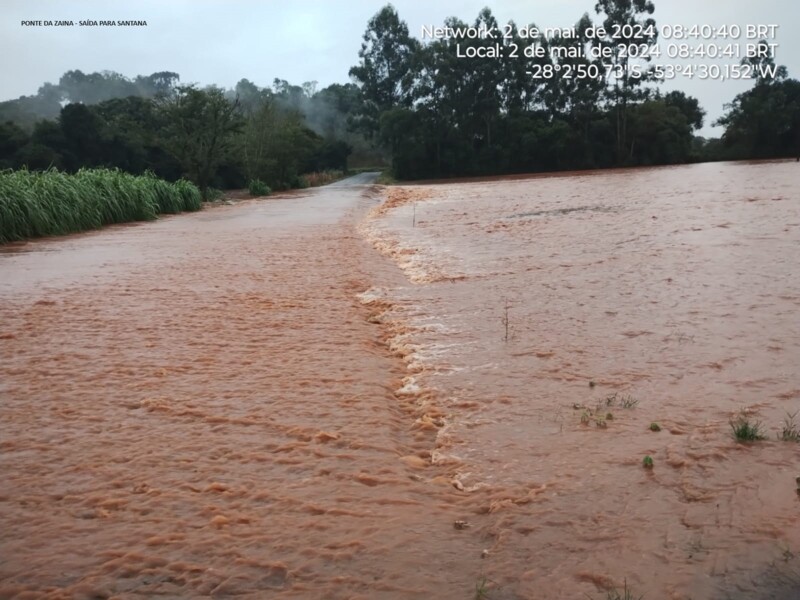 Saída para Santana - próximo à Ponte da Zaina.