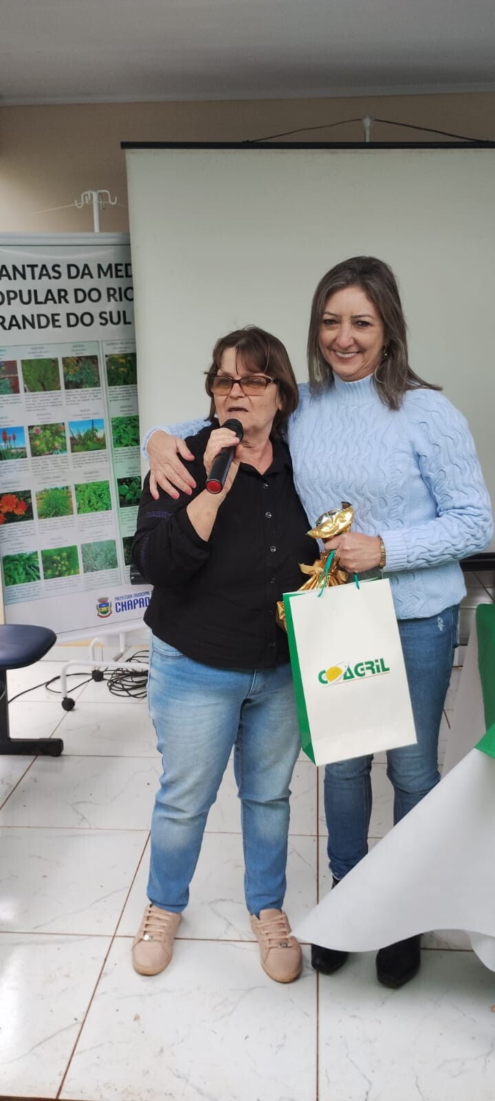 A secretária Odete destacou o apoio voluntário da agricultora Vera Lúcia Barth.