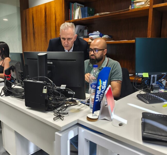 No gabinete do Deputado Federal Busato.