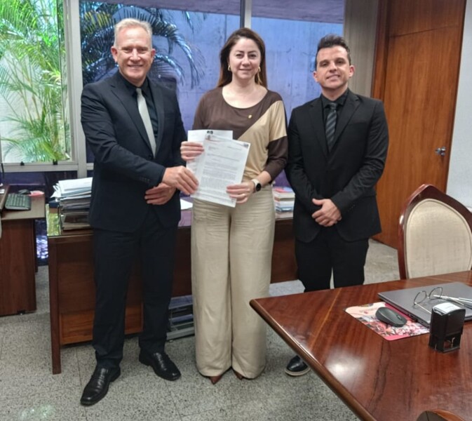 Com Lisiane Baier, chefe de gabinete do senador Hamilton Mourão